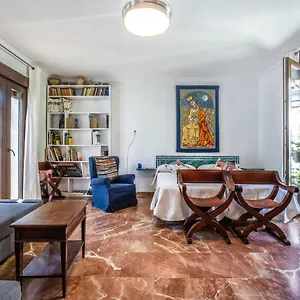 Apartment Con Patio Cordobes En San Basilio & Parking, Córdoba